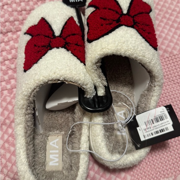 MIA Women's Slippers with Red Bow - Picture 2 of 4